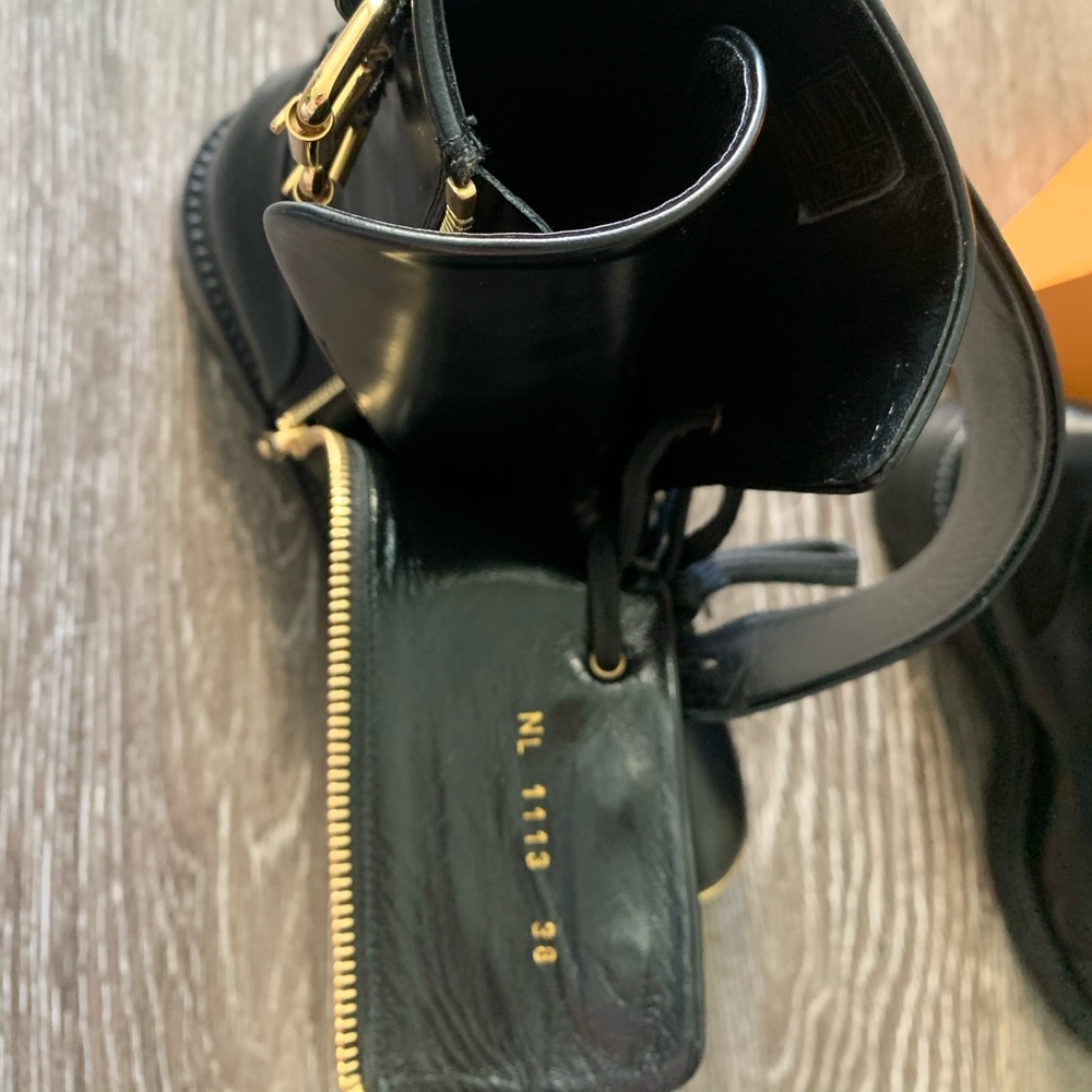 Boots - Picture 5 of 7